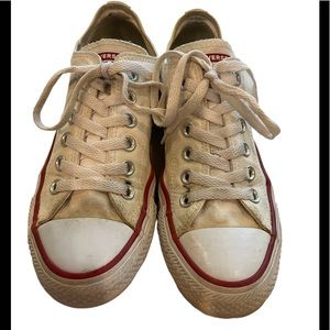 WOMEN’S WHITE CONVERSE LOW CUT SNEAKERS, SIZE 7